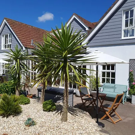 Falmouth Bay Holiday Apartments Экстерьер фото