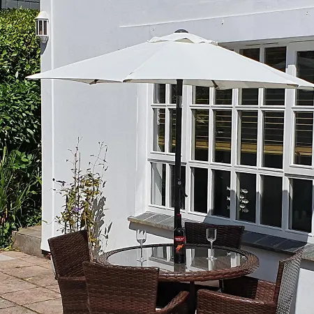Falmouth Bay Holiday Apartments Экстерьер фото